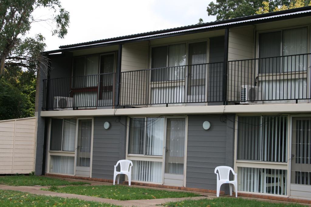 Blayney Leumeah Motel Esterno foto